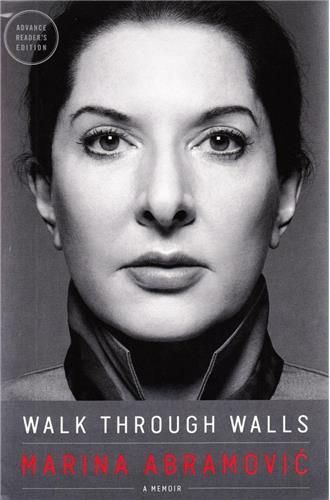 Emprunter WALK THROUGH WALLS, BECOMING MARINA ABRAMOVIC livre