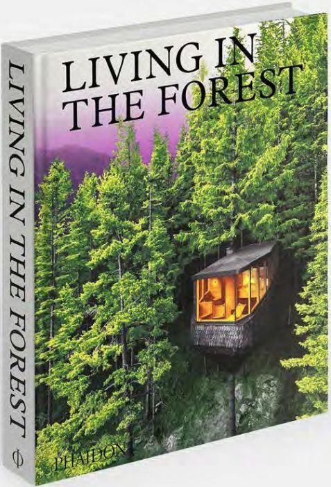 Emprunter LIVING IN THE FOREST livre