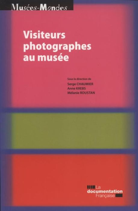 Emprunter Visiteurs photographes au musée livre