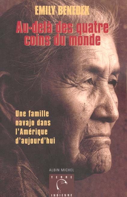 Emprunter Au-delà des quatre coins du monde. Une famille navajo dans l'Amérique d'aujourd'hui livre