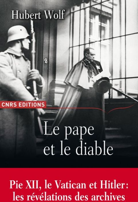 Emprunter Le pape et le diable. Pie XII, le Vatican et Hitler: les révélations des archives livre