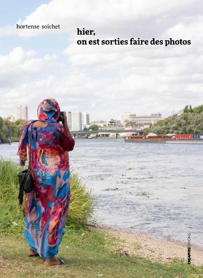 Emprunter Hier, on est sorties faire des photos livre