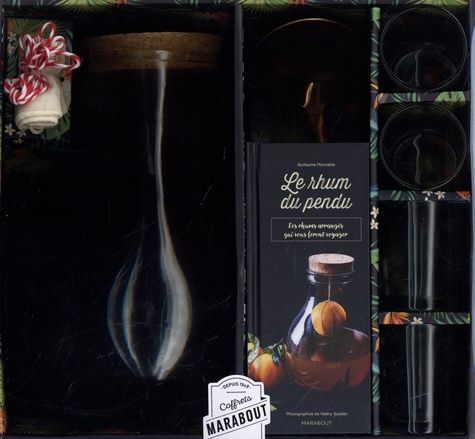 Emprunter Le rhum du pendu. Coffret avec 1 dame-jeanne, 1 bouchon en liège, de la ficelle, 1 louche, 4 verres livre